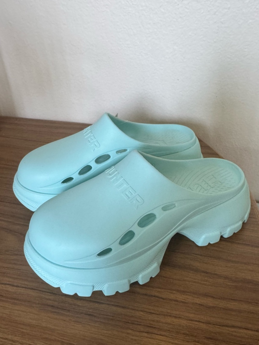 Hunter Women's Bryce Slip-on Closed Toe Casual Clogs